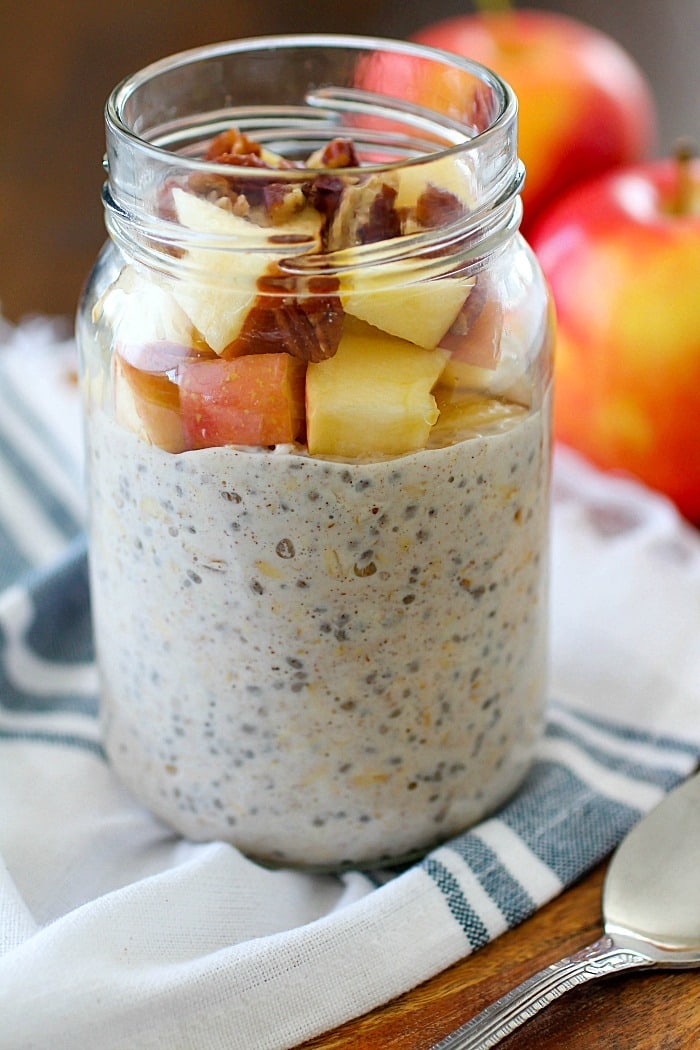 Apple Pie Overnight Oats are the BEST breakfast to wake up to! Easily make it in a mason jar the night before and eat in the morning. No cooking required! You will love the apple pie flavor in this oatmeal!