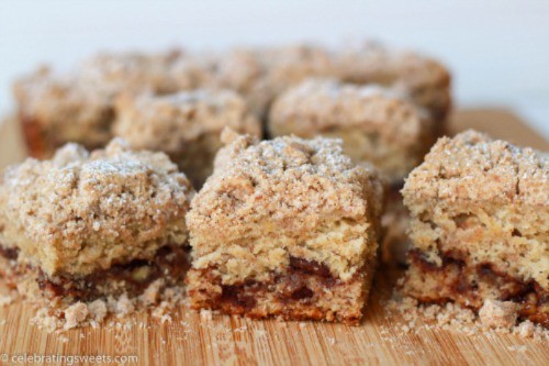Banana Crumb Cake by CelebratingSweets.com Banana Crumb Cake by CelebratingSweets.com