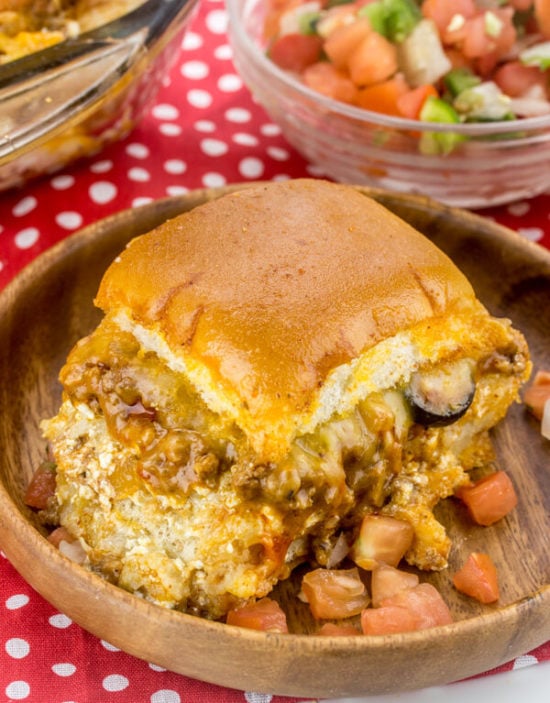 Cheesy Taco Sliders - 15+ Game Day Snacks @ yummyhealthyeasy.com