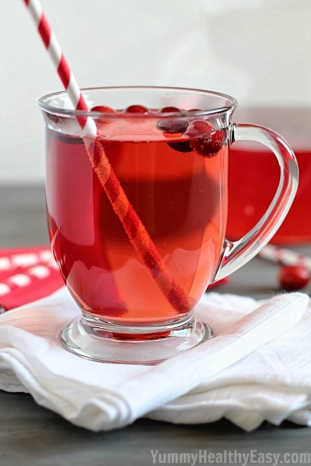 Easy Cranberry Spritzer Drink | Perfect kid-friendly drink for your next holiday party! Easy Cranberry Spritzer Drink