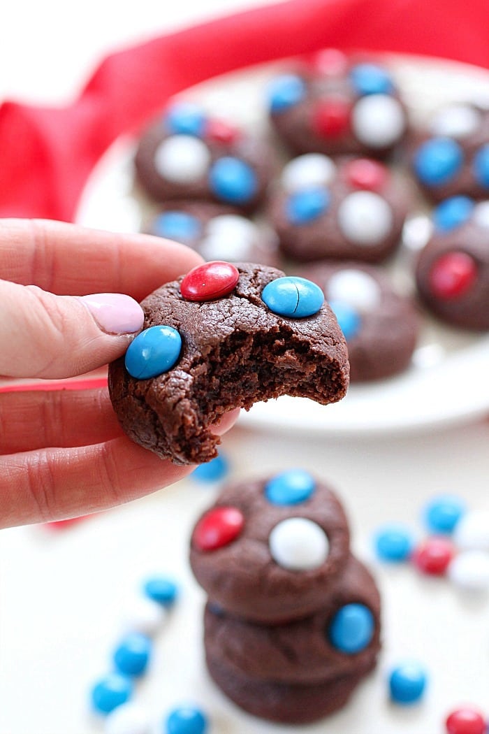 3-Ingredient Easy Cake Mix Cookies are just about as easy as "homemade" cookies can get! Only three ingredients and they bake up in under 10 minutes! These are great for the beginning baker or for anyone that's in a rush and needs a quick cookie recipe!