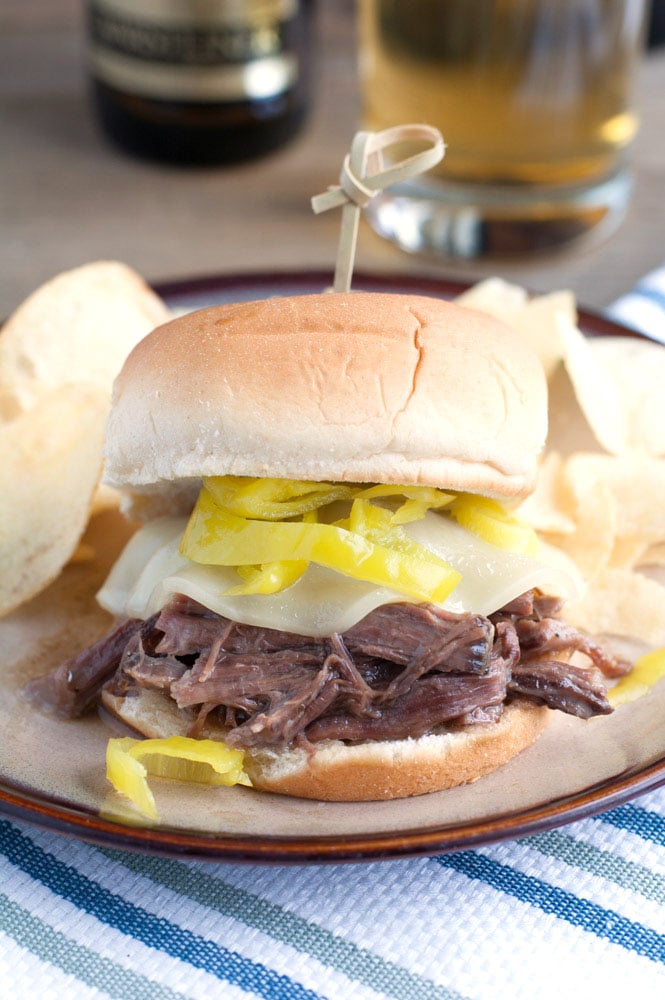 Slow Cooker Beer Beef Sliders - 15+ Fall Slow Cooker Recipes!