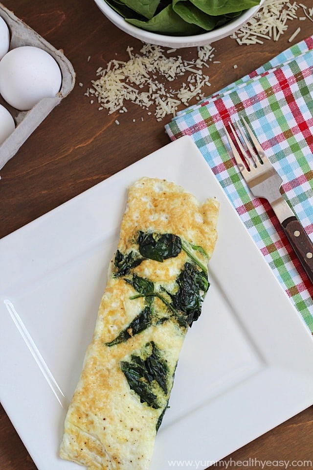 Easy Spinach & Egg White Omelette | an easy clean eating omelette that makes the perfect healthy breakfast! Easy Spinach & Egg White Omelette | an easy clean eating omelette that makes the perfect healthy breakfast!