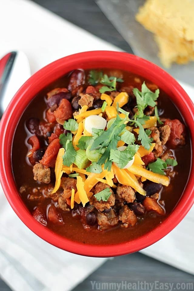 The Best Ever Slow Cooker Turkey Chili | delicious turkey and bean chili in a flavorful tomato broth. Super easy! The Best Slow Cooker Turkey Chili - comforting and delicious dinner